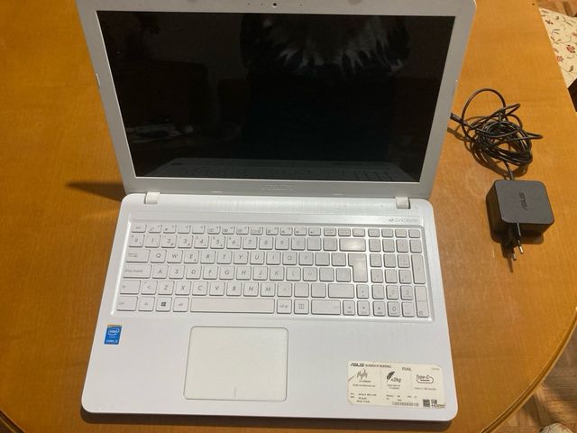 Ordenador Portatil ASUS con HDMI