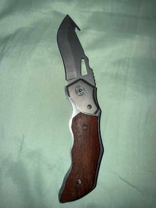 navaja con mango de madera