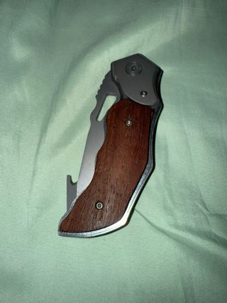 navaja con mango de madera