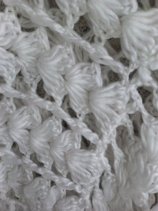 Poncho blanco de lana