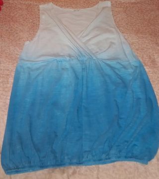 Camiseta Turquesa de tirantes de mujer.