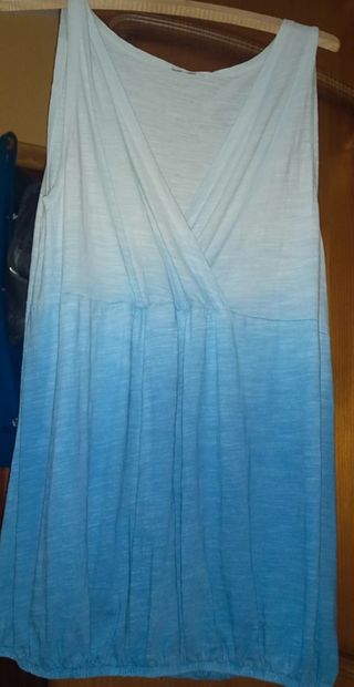 Camiseta Turquesa de tirantes de mujer.