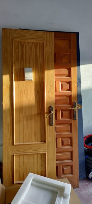 Lote sanitarios y hojas puerta
