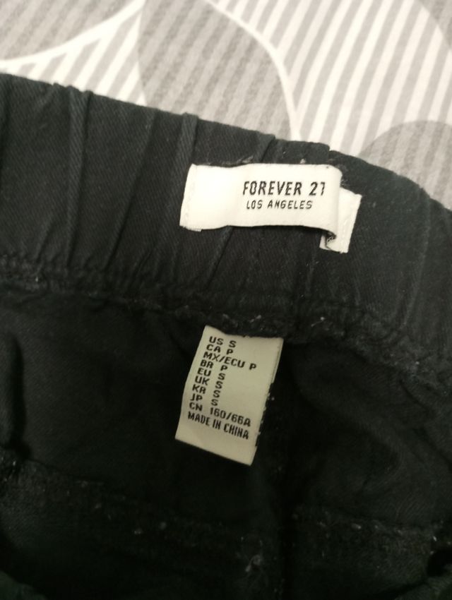 Pantalones negros cargo