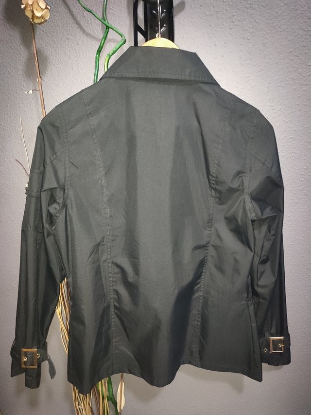 Parka feminina com fecho zip multi-bolsos