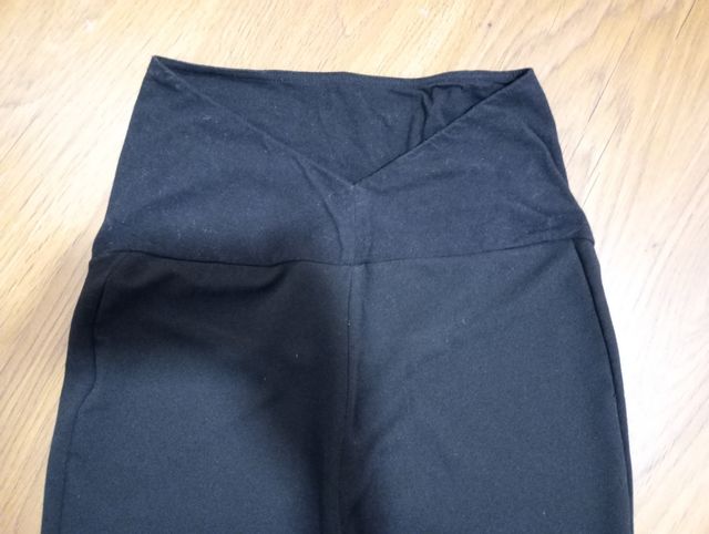 Pantalón negro premamá