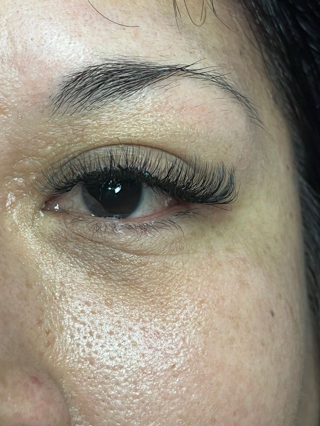 Pestañas pelo a pelo