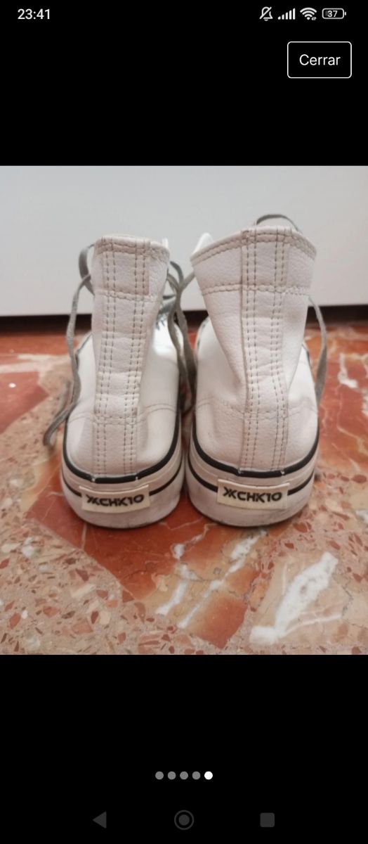 Zapatillas blancas imitación cuero