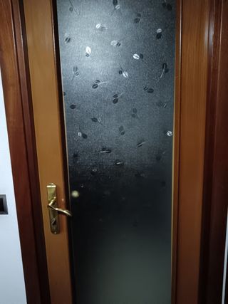 Tres Cristales puerta motivos florales.s