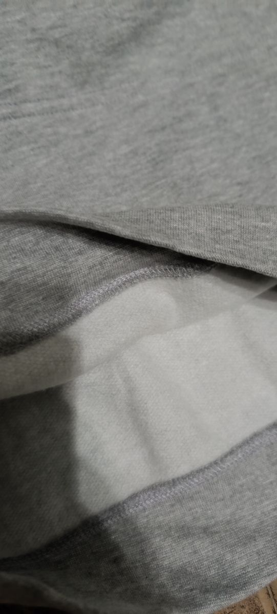 Sudadera hombre con capucha gris
