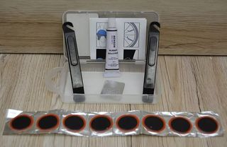 Kit riparazione Set 12 pezzi per pneumatici bici