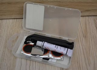 Kit riparazione Set 12 pezzi per pneumatici bici