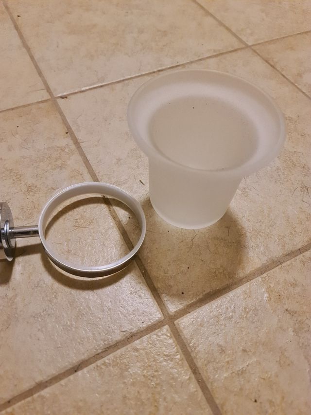 Bicchiere porta oggetti per bagno