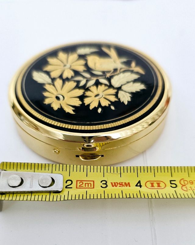 Pastillero damasquinado en oro de 24 quilates