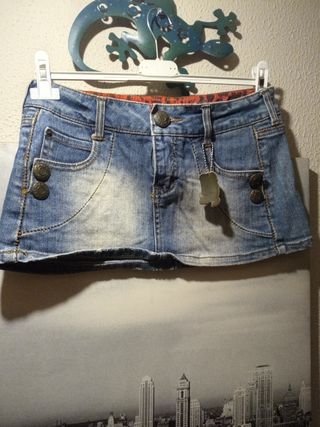 Mini Falda vaquera azul T 34 de blanco