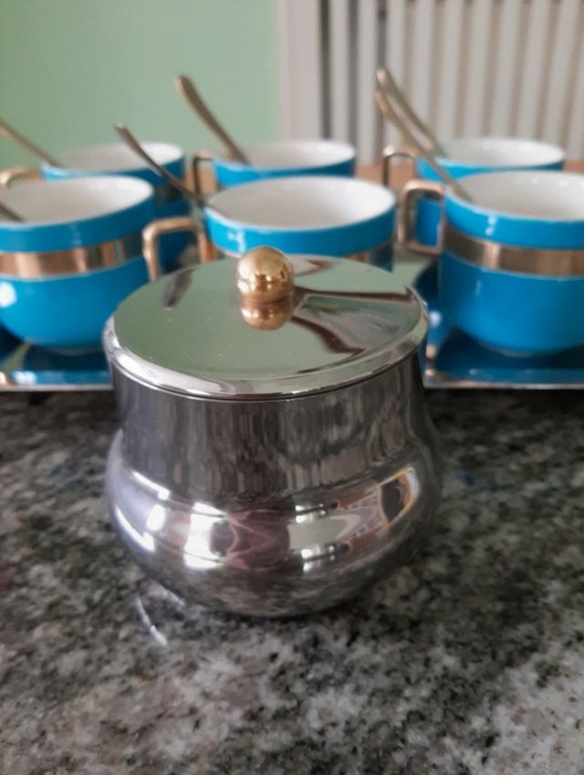 Servizio completo da the. Per 6 persone