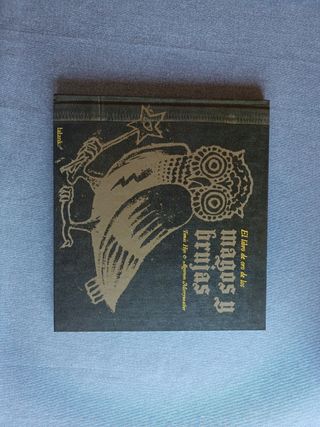 El libro de oro de los magos y brujas