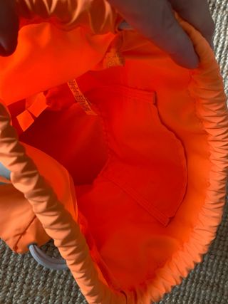 Mochila Nike. Naranja y gris