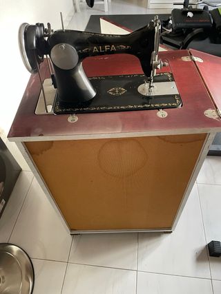 MÁQUINA DE COSER ALFA