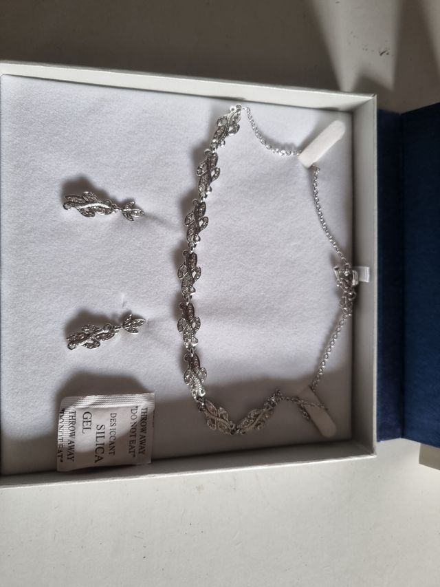 Collar y pendientes novia