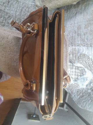 Bolso nuevo marca Dune color camel 