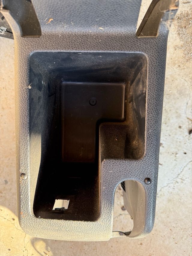 Apoyabrazos central vw golf.