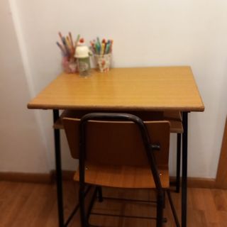 Escritorio y silla vintage