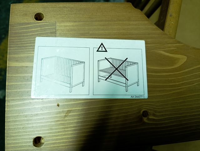 Cuna de madera con colchon