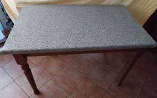 Tavolo da cucina e 4 sedie