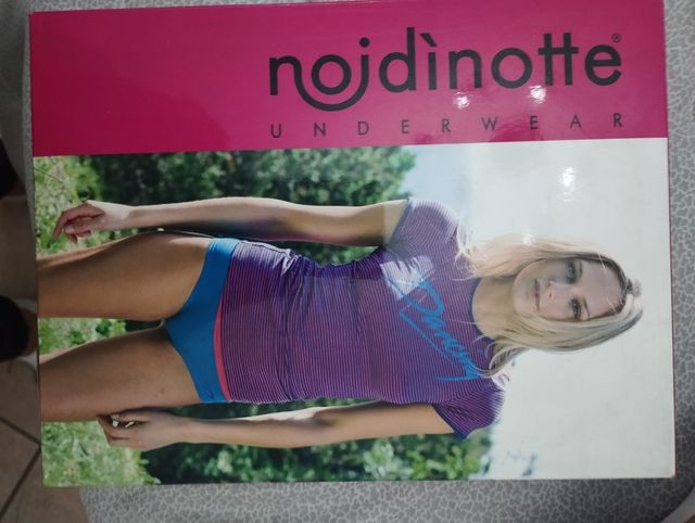 Intimo ragazza donna