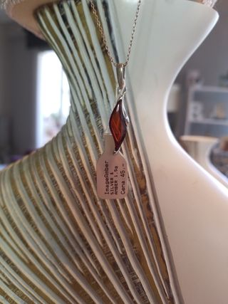 Colgante plata y ámbar a estrenar,elegante.