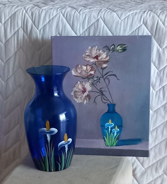 Cuadro de jarrón azul con flores