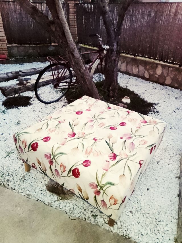 Precioso puff  1m x 1m