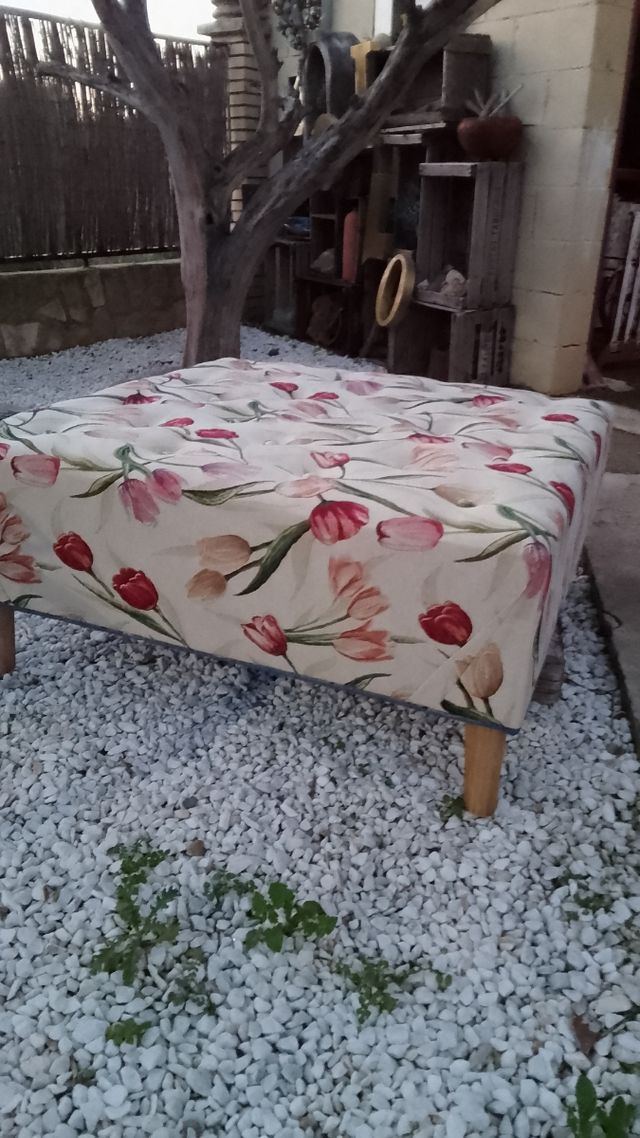 Precioso puff  1m x 1m