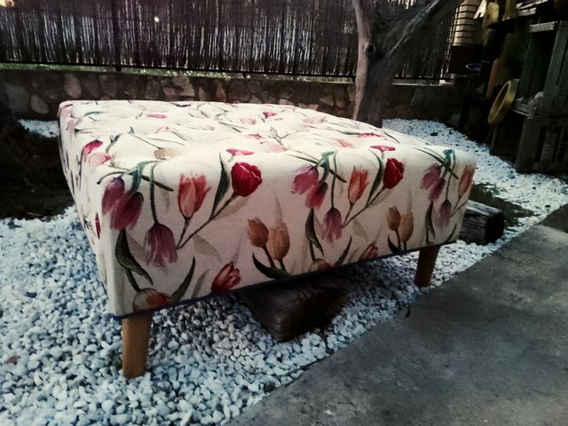 Precioso puff  1m x 1m