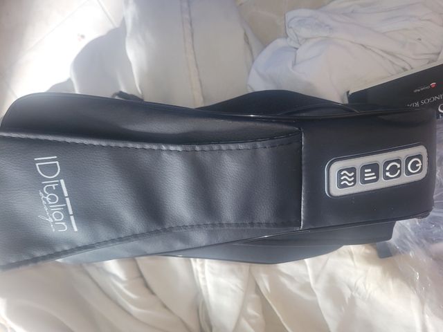 Masajeador de cuello y cuerpo cón rodillos eléctri