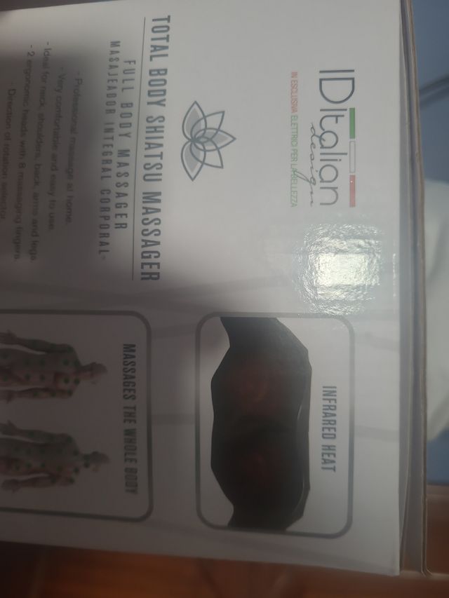 Masajeador de cuello y cuerpo cón rodillos eléctri