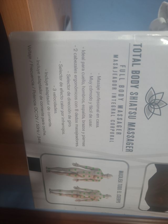 Masajeador de cuello y cuerpo cón rodillos eléctri