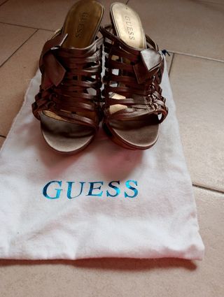 Sandali Guess usati una volta