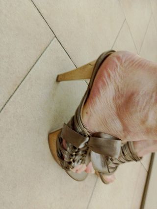 Sandali Guess usati una volta