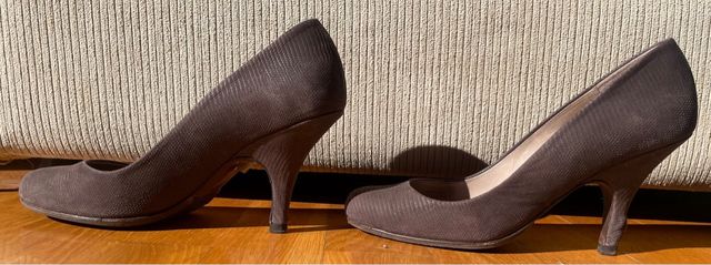 Zapatos salón. N° 37. Massimo Dutti.