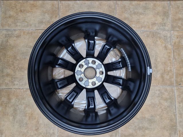 LLANTAS TOYOTA YARIS CROSS 