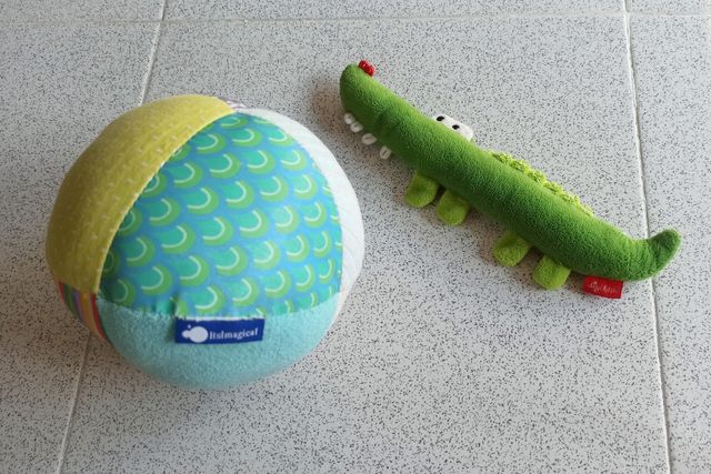 Juguetes-peluche bebé: Pelota + sonajero