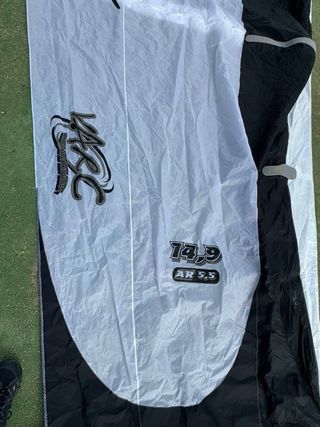 Vela kitesurf Wipika 14,9 con mochila