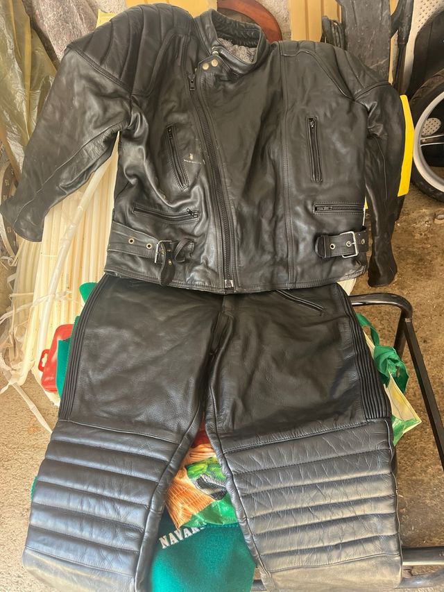 Traje de moto de cuero