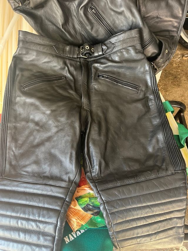 Traje de moto de cuero