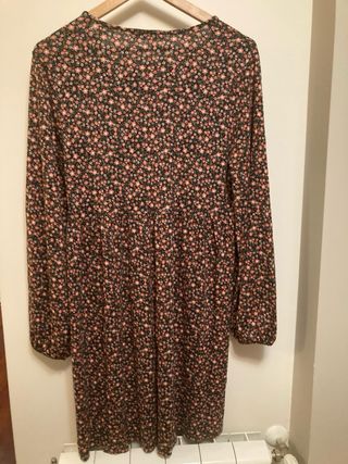 VESTIDO DE FLORES Y ENCAJE