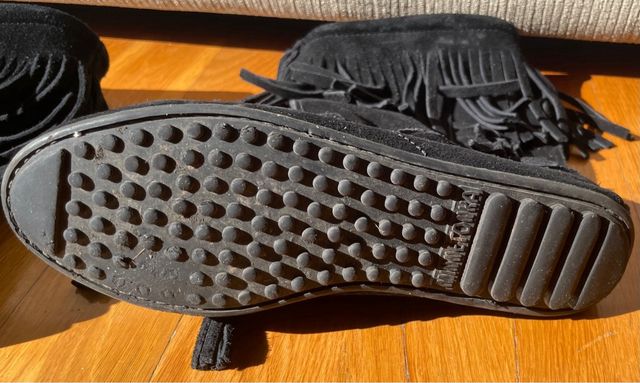 Botas ante negro con flecos. Nº 36