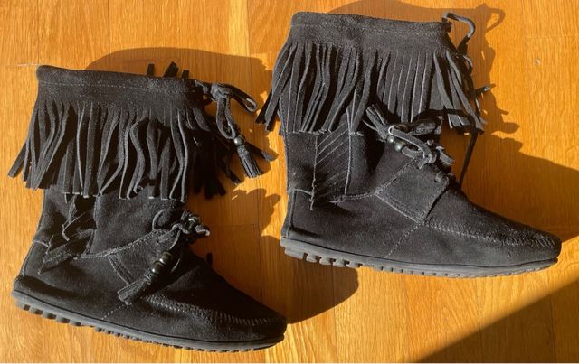 Botas ante negro con flecos. Nº 36