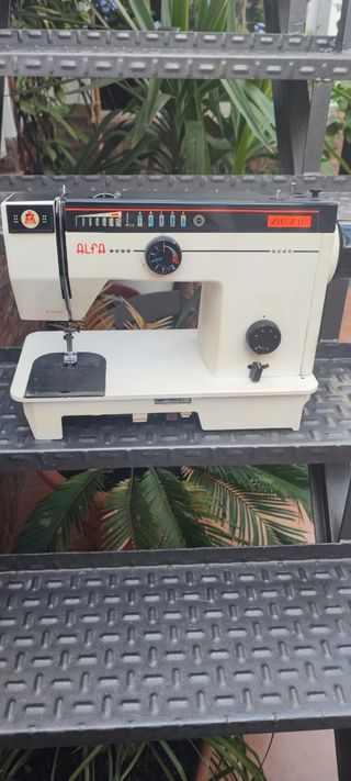 Maquina de coser eléctrica